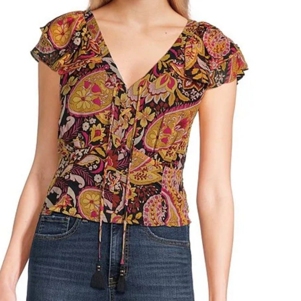 NWT Jessica Simpson Short Sleeve, V-neck Cropped Paisley Blouse- Junior Medium